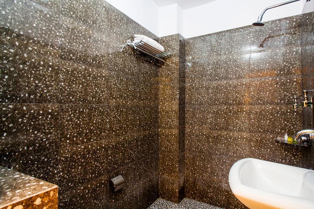 Hotel Himalaya Haridwār Esterno foto
