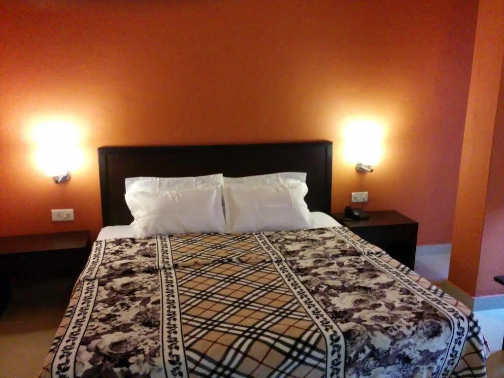 Hotel Himalaya Haridwār Esterno foto