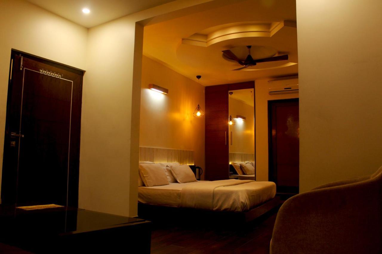 Hotel Himalaya Haridwār Esterno foto